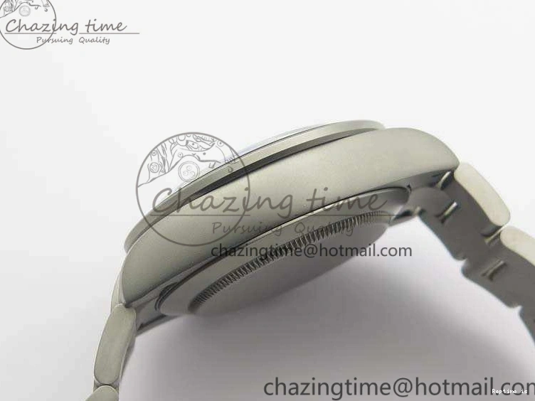 1225 Daytona Newman Sandblasted SS White Black Dial On SS Bracelet A Functional 3522